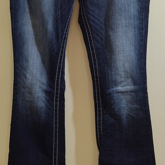 Miss Me Size 28 Mid-Rise Embroidered Swirly Rhinestone Designed Back Pockets Jea - Picture 3 of 10